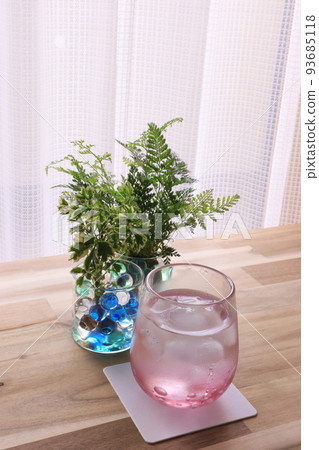 foliage plants and water foliage plants and water 93685118