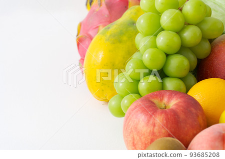 Assorted fruits 93685208