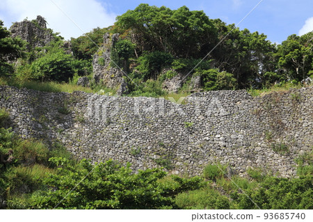 Agena Castle Ruins 沖繩城堡遺址,帶有鬥牛場,拍攝於 2022 年 8 月下旬 Agena Castle Ruins 沖繩城堡遺址,帶有鬥牛場,拍攝於 2022 年 8 月下旬 93685740