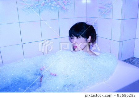 女人洗澡泡泡浴版 女人洗澡泡泡浴版 93686282