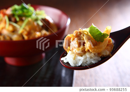 Oyakodon served on lacquerware Oyakodon served on lacquerware 93688255