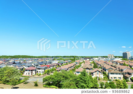 Fresh summer blue sky and the landscape of the city 93689862