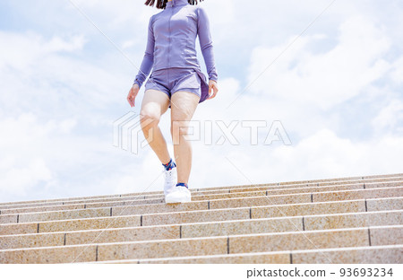 一個以樓梯減肥為目標的女人 一個以樓梯減肥為目標的女人 93693234