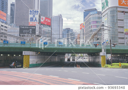 東京新宿區辦公區高層建築風光 93693348