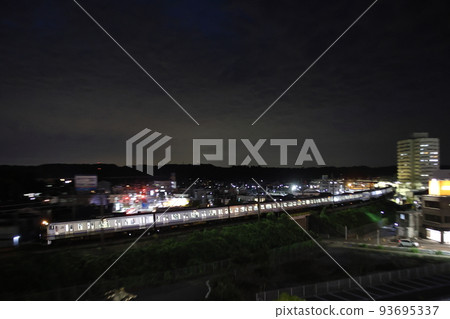 夜間穿過大美的索托博線 夜間穿過大美的索托博線 93695337