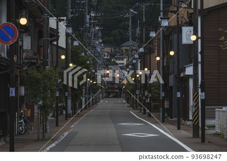 210906 old townscape g002 93698247