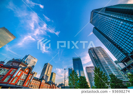 Tokyo cityscape in Japan View of Tokyo station red brick station building and office buildings such as Marunouchi and Yaesu Tokyo cityscape in Japan View of Tokyo station red brick station building and office buildings such as Marunouchi and Yaesu 93698274