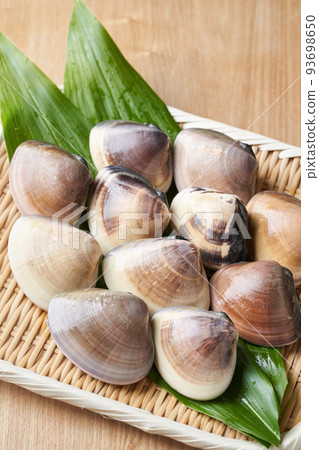 clams in a colander clams in a colander 93698650