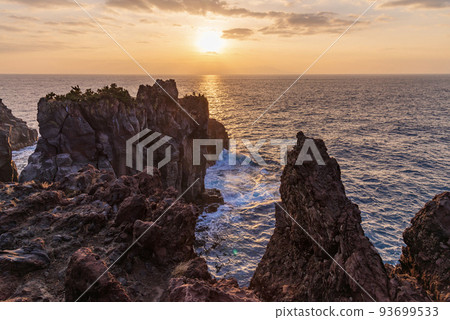 (Shizuoka Prefecture) Higashiizu Jogasaki Beach Sunrise 93699533