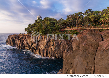 (Shizuoka Prefecture) Higashiizu/Jogasaki Coast: Kadowakisaki Lighthouse and Suspension Bridge (Shizuoka Prefecture) Higashiizu/Jogasaki Coast: Kadowakisaki Lighthouse and Suspension Bridge 93699923