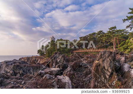 （靜岡縣）東伊豆/城崎海岸：門脅崎燈塔和吊橋 93699925
