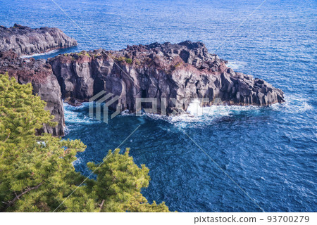（靜岡縣）東伊豆和城崎海岸的藍色大海 93700279