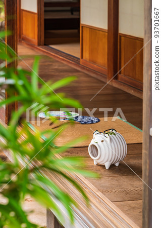 門廊上的蚊子豬・夏天的形象 93701667