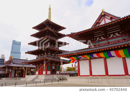 四天王寺/大殿、五層塔、中門和阿倍野Harukas(大阪市天王寺區) 四天王寺/大殿、五層塔、中門和阿倍野Harukas(大阪市天王寺區) 93702848