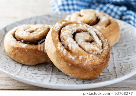 Cinnamon rolls buns. Kanelbulle Swedish dessert 93708277
