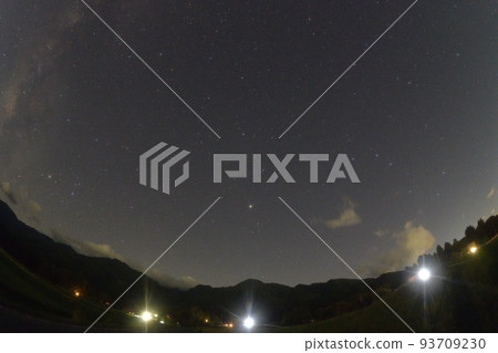 Hakushu Town, Hokuto City, summer, starry sky in the west, Arcturus in the center, Big Dipper on the right, Scorpio on the left 93709230