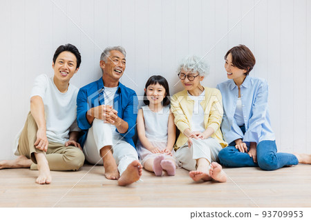 Three generations of close family 93709953