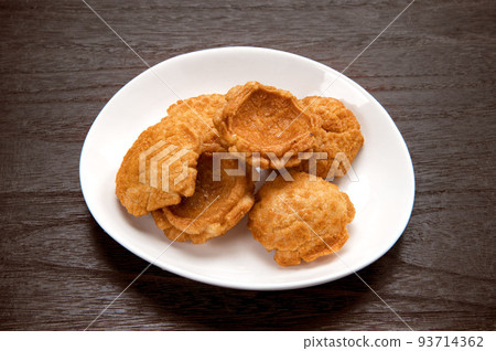 Kame senbei, a candy from the Kyushu region Kame senbei, a candy from the Kyushu region 93714362