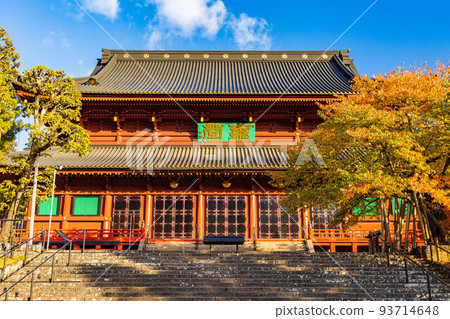 有紅葉的日光山輪王寺三佛堂 93714648