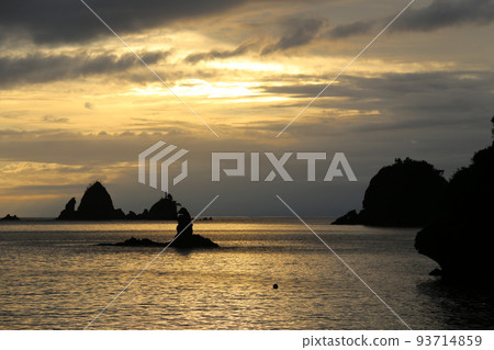 Sunset on the Otago coast Sunset on the Otago coast 93714859