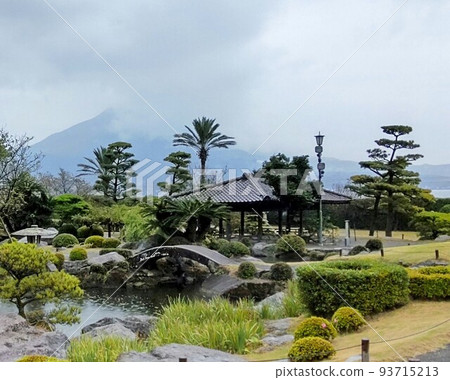 從千元園看到的雨中的櫻島 93715213