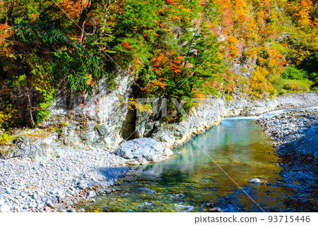 Kurobe Gorge (Autumn) Kurobe Gorge (Autumn) 93715446