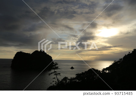 溫泉小鎮的夕陽 93715485