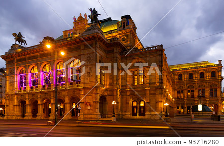 Evening view of the State Opera in city Vienna Evening view of the State Opera in city Vienna 93716280