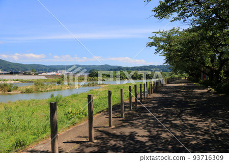 沿著北上川散步 93716309