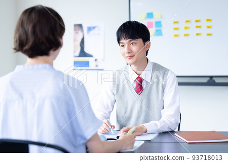 High school student High school student studying with a foreign teacher High school student High school student studying with a foreign teacher 93718013