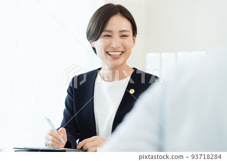 聽客戶的律師 93718284