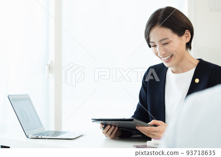 聽客戶的律師 93718635