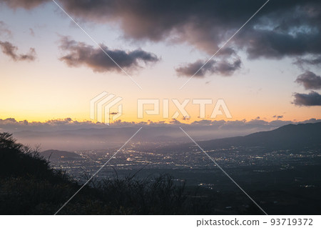 Night view of Suruga Bay and Numazu seen from Izu Skyline/Ikenomaki parking lot 93719372