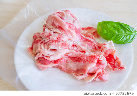 Thinly Sliced Beef 93722679