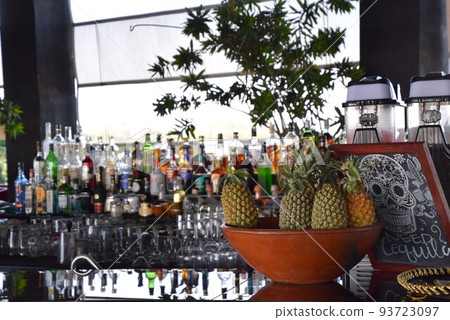 巴厘島一家酒店的吧台 巴厘島一家酒店的吧台 93723097