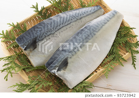 Salted mackerel served in a colander Salted mackerel served in a colander 93723942