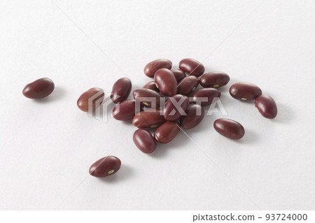 Taisho kintoki beans on white background Taisho kintoki beans on white background 93724000