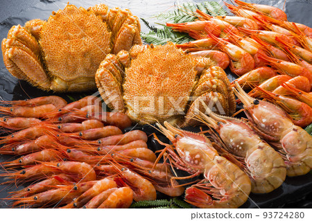 Group image of shrimp and hairy crab Group image of shrimp and hairy crab 93724280