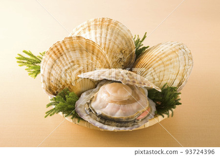 Scallops served in a colander 93724396