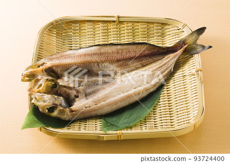 阿特卡鯖魚在濾鍋中的開口 阿特卡鯖魚在濾鍋中的開口 93724400