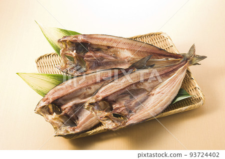 阿特卡鯖魚在濾鍋中的開口 阿特卡鯖魚在濾鍋中的開口 93724402