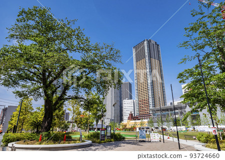 The entrance of Toshima Midori Bosai Park (IKE/SUNPARK) and the streets of Ikebukuro 93724660