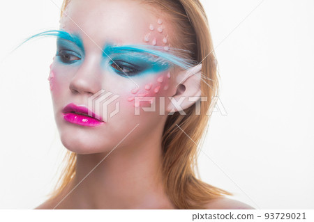 Portrait of a lovely girl 93729021