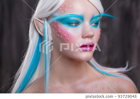 Portrait of a lovely girl Portrait of a lovely girl 93729048