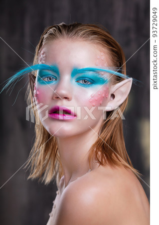 Portrait of a cute teenager 93729049