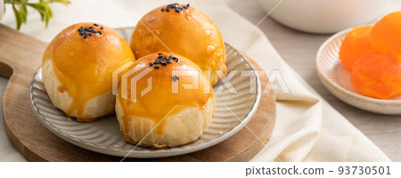 Mid-Autumn Festival Moon Cake Egg Yolk Pastry Mid-Autumn Festival Moon cake げっぺい 93730501