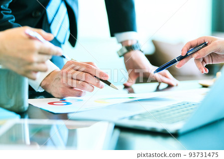 商務男人和女人 商務男人和女人 93731475