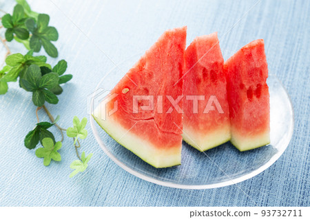 切西瓜  切西瓜  93732711