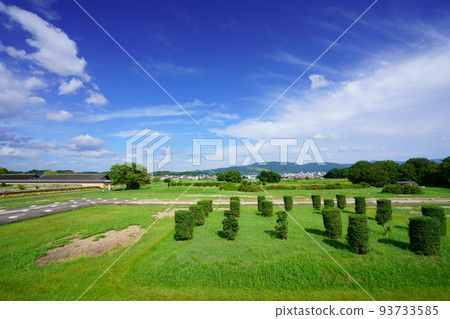 Nara Heijo-kyo Ruins, Second Daigokuden, towards Mt. Wakakusa at the end of summer Nara Heijo-kyo Ruins, Second Daigokuden, towards Mt. Wakakusa at the end of summer 93733585
