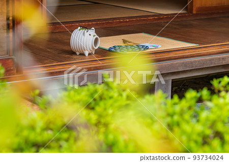 Mosquito pig on the porch ・Summer image Mosquito pig on the porch ・Summer image 93734024